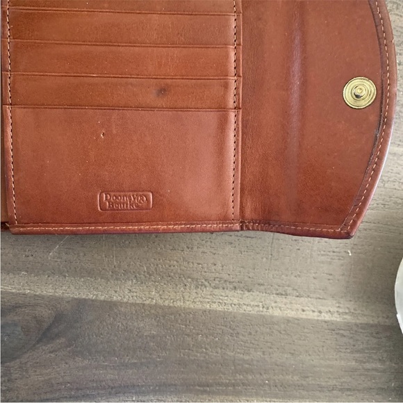 Dooney & Bourke Vintage Leather Taupe British Tan Card Wallet Kiss Lock - Picture 5 of 7